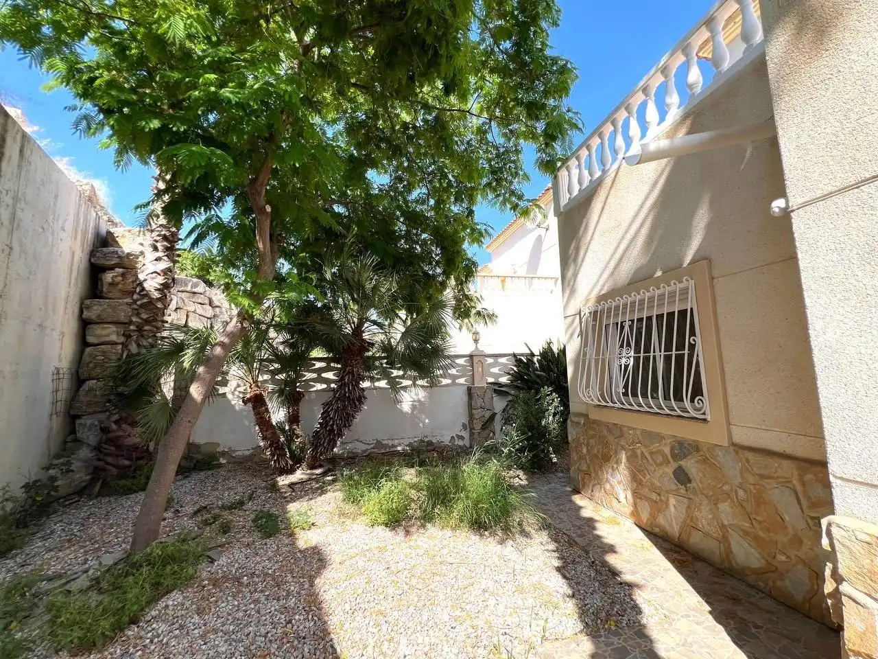 Vista exterior de Casa o chalet en venta en El Campello con Aire acondicionado, Calefacción y Jardín privado