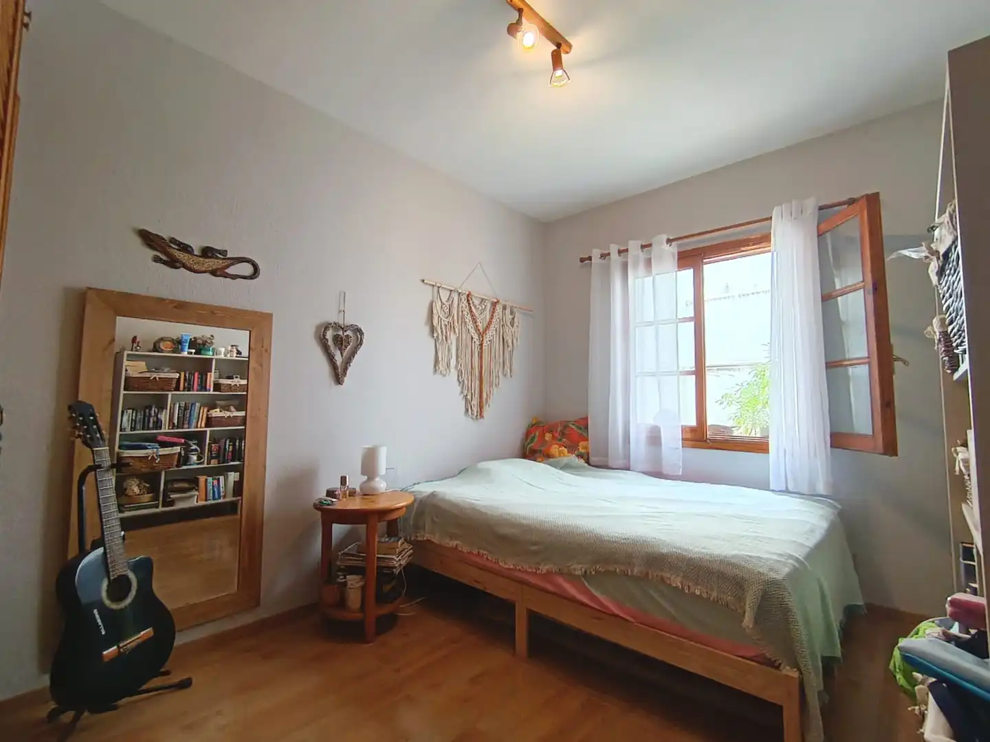Habitación de Casa adosada en venta en Alhaurín de la Torre con Terraza, Balcón y Alarma