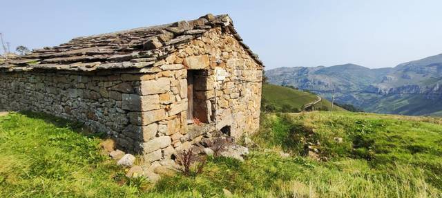 Casa-chalet en Venta en San Roque de Riomiera