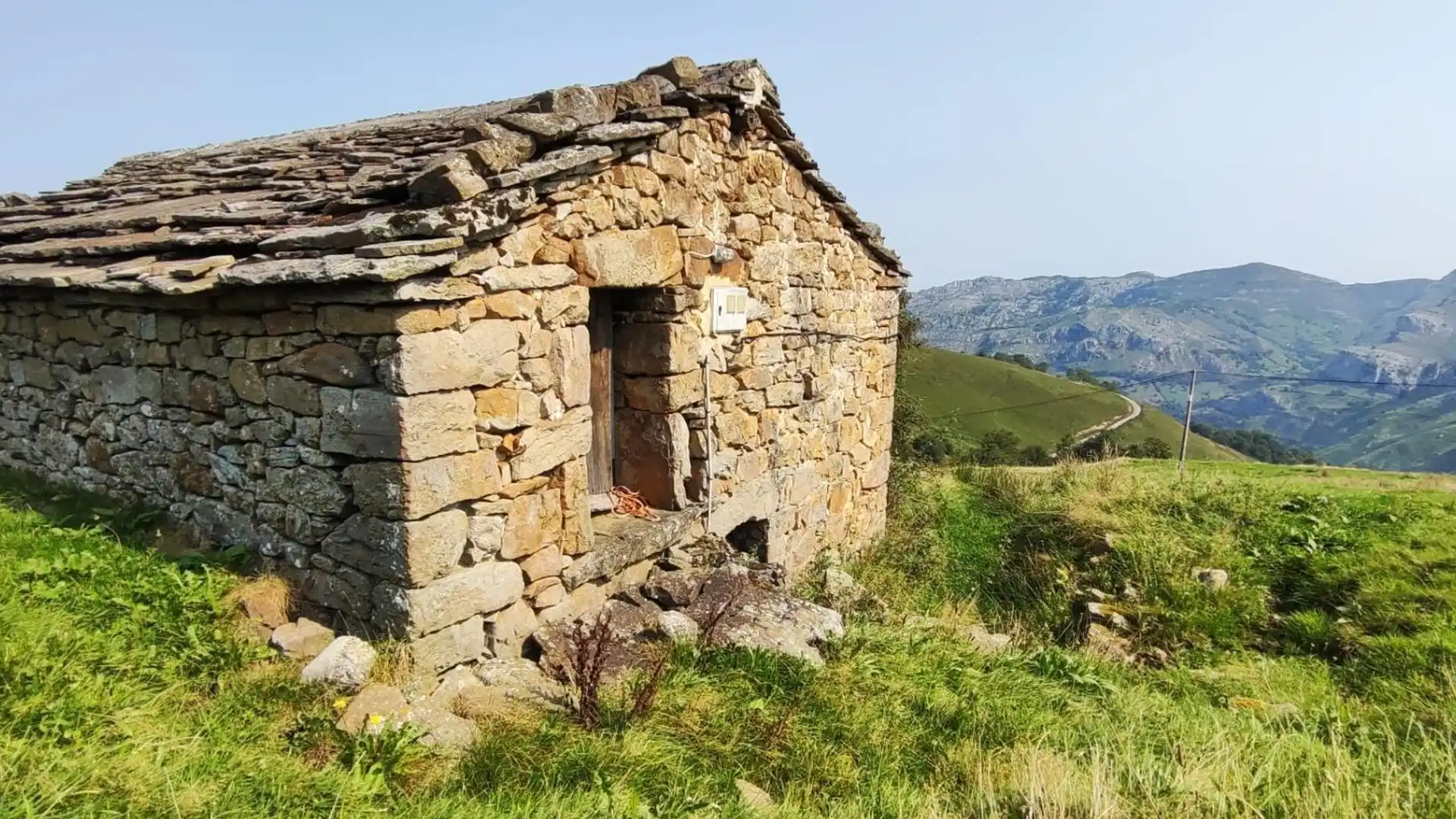 Exterior view of Houses for sale in San Roque de Riomiera