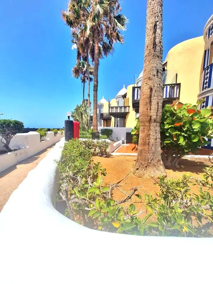 Außenansicht von Erdgeschoss zum Verkauf in San Bartolomé de Tirajana mit Klimaanlage, Terrasse und Möbliert