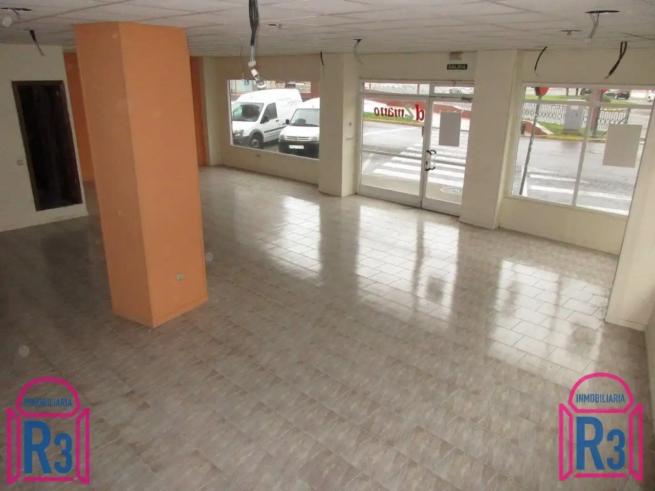 Local comercial en venda a Trobajo del Camino, imagen 2