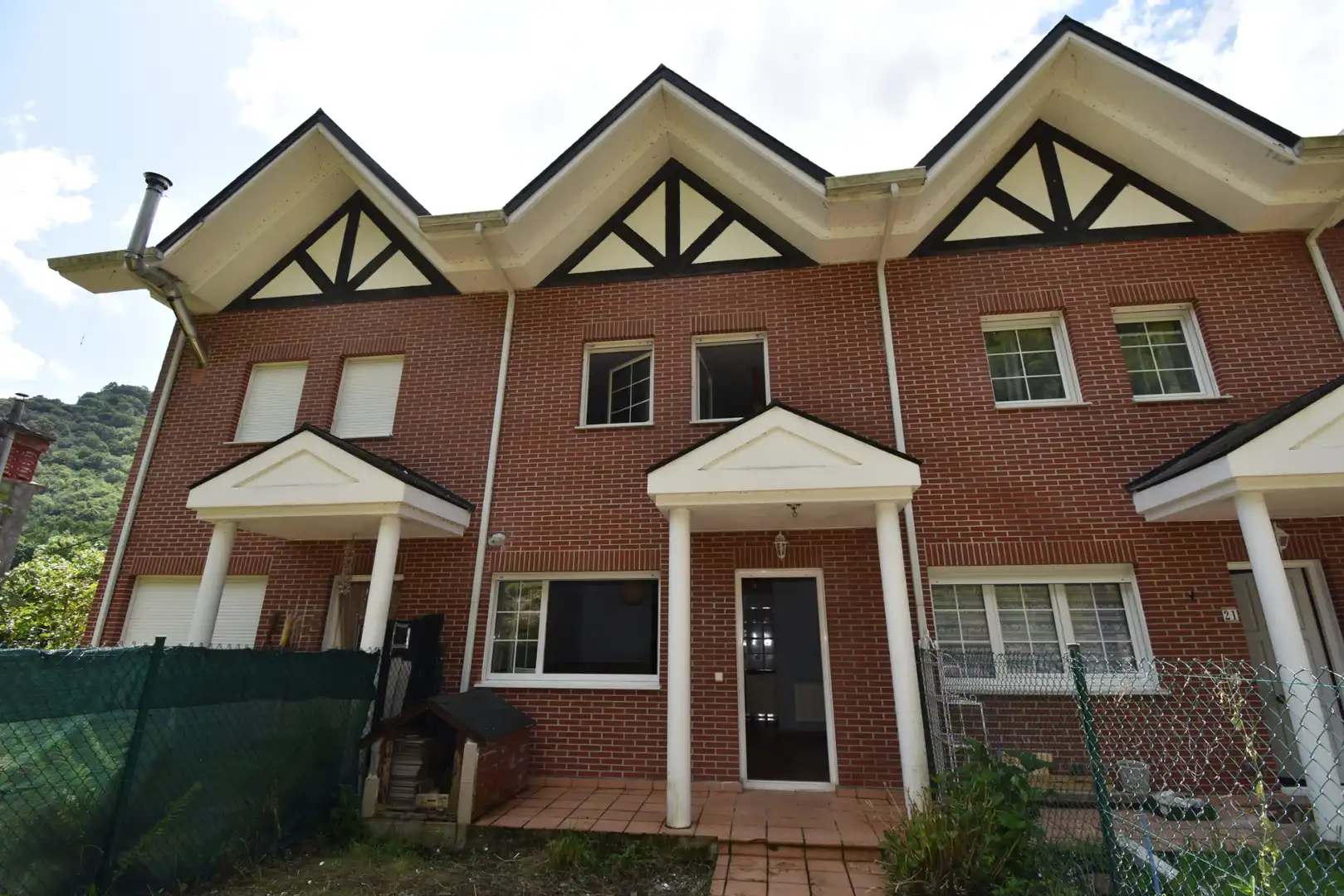 Einfamilien-Reihenhaus zum Verkauf in Lugar Bustablado