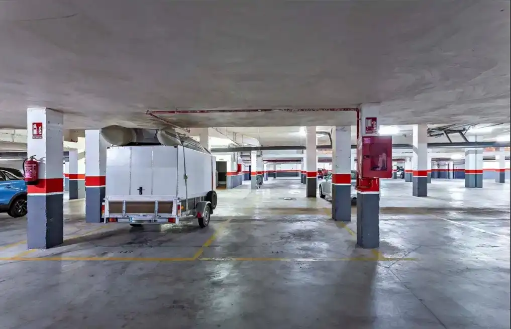 Parking de Apartamento en venta en El Ejido con Aire acondicionado, Piscina y Balcón