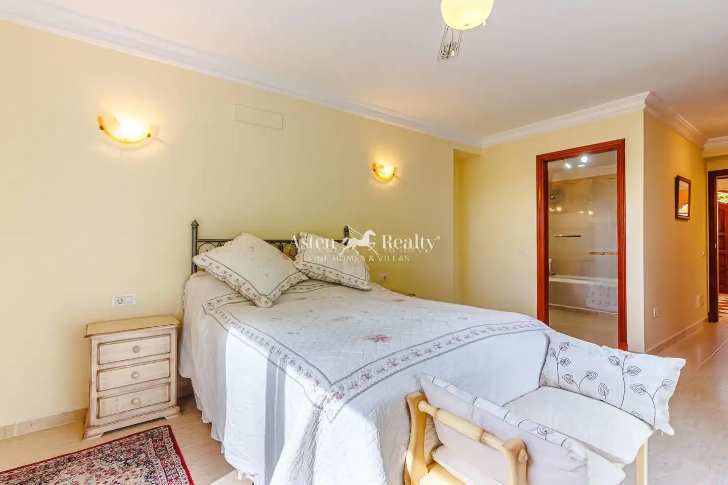 Dormitori de Casa o xalet en venda en Arona amb Aire condicionat, Terrassa i Piscina