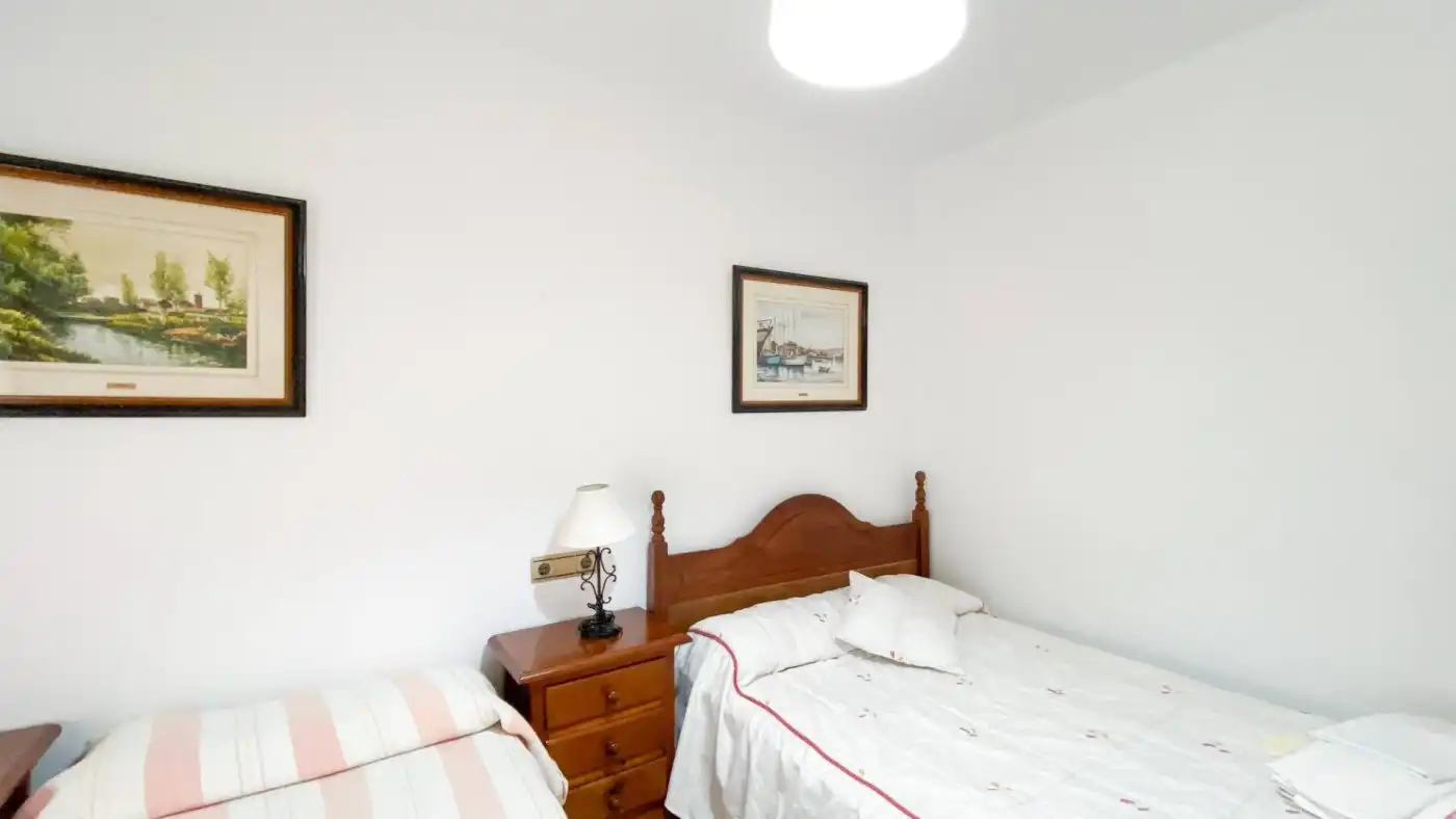 Bedroom of Flat for rent in Málaga  with Air Conditioner, Heating and Parquet flooring