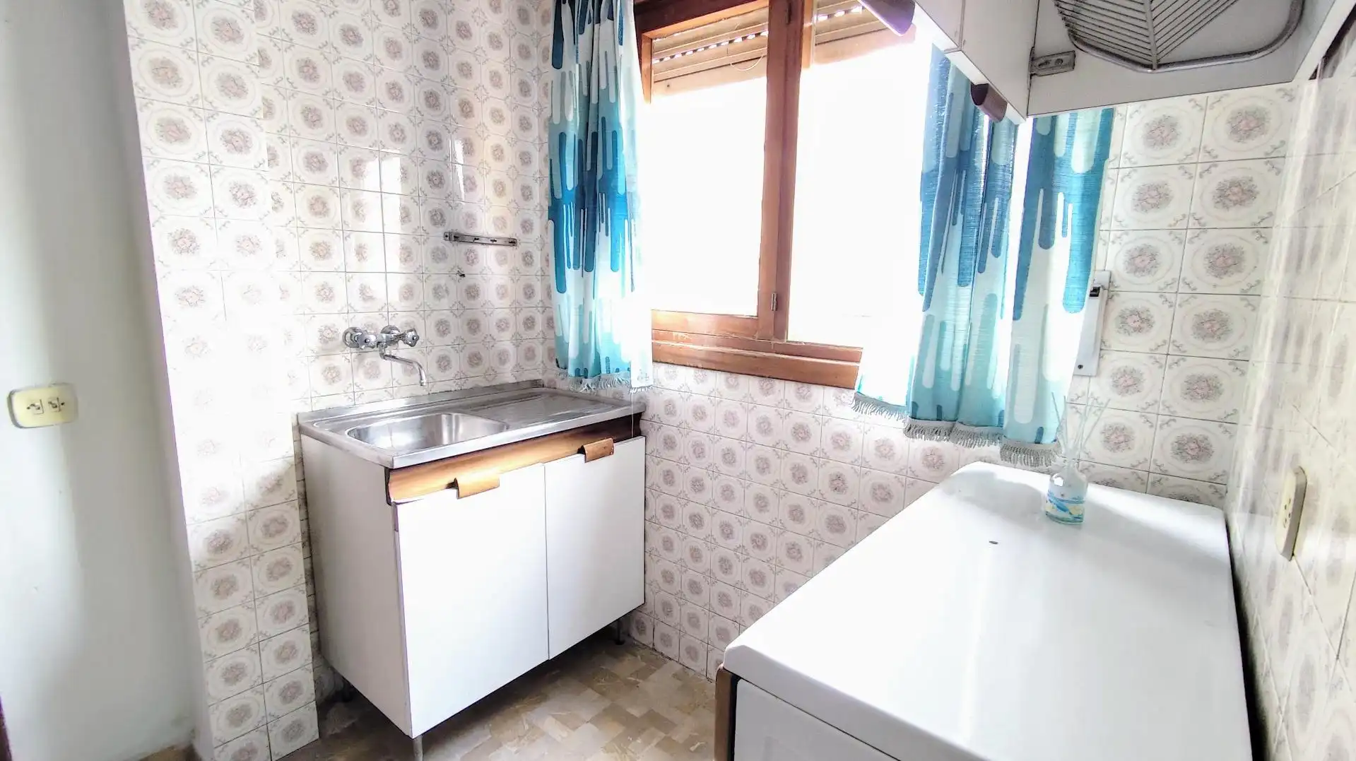 Cocina de Estudio en venta en Torremolinos con Jardín privado y Piscina comunitaria