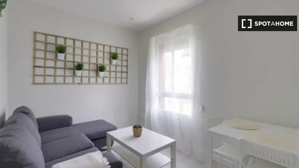 Habitación de Piso de alquiler en Madrid con Aire acondicionado, Calefacción y Amueblado