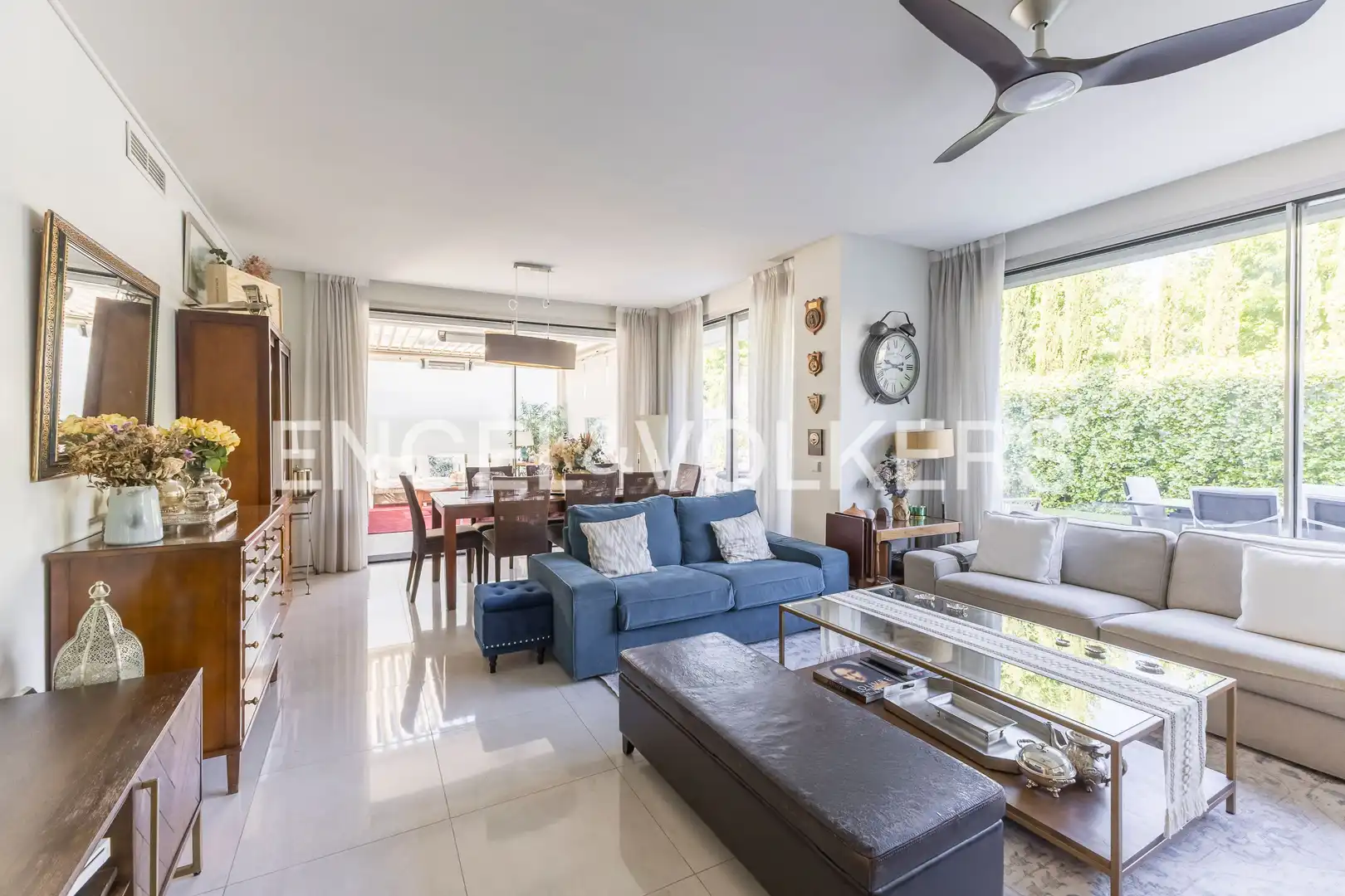 Sala de estar de Apartamento en venta en Pozuelo de Alarcón con Aire acondicionado, Calefacción y Jardín privado