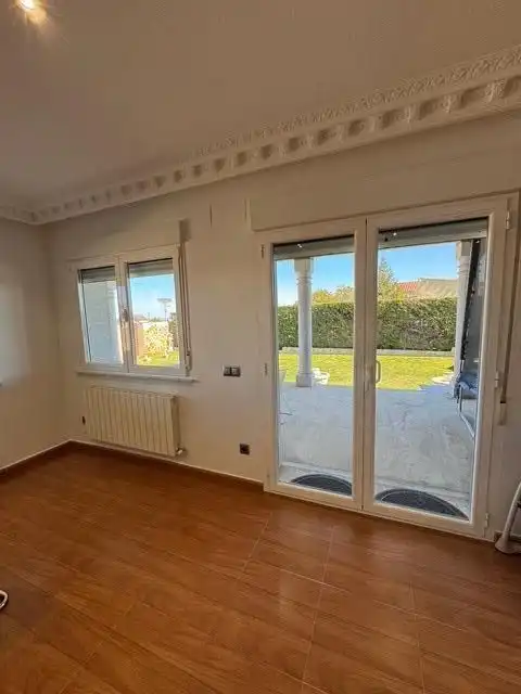 Casa o xalet en venda en Calvarrasa de Arriba amb Calefacció, Jardí privat i Terrassa