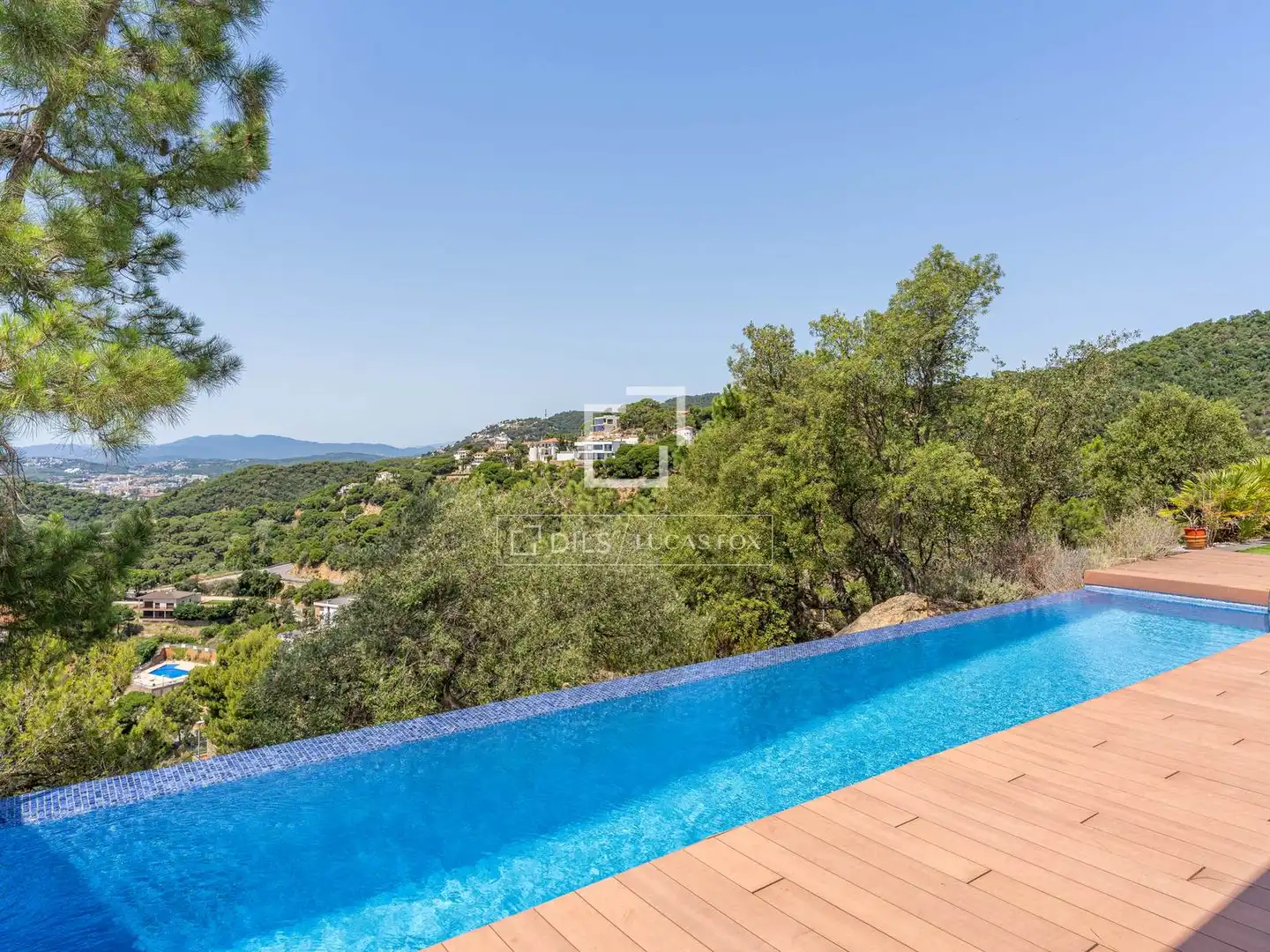 Schwimmbecken von Haus oder Chalet zum Verkauf in Lloret de Mar mit Klimaanlage, Privatgarten und Terrasse
