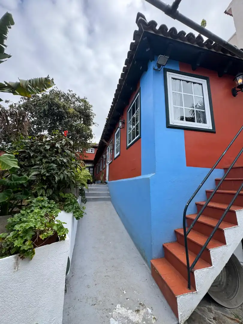 Vista exterior de Casa o xalet en venda en Los Realejos amb Jardí privat, Moblat i Internet
