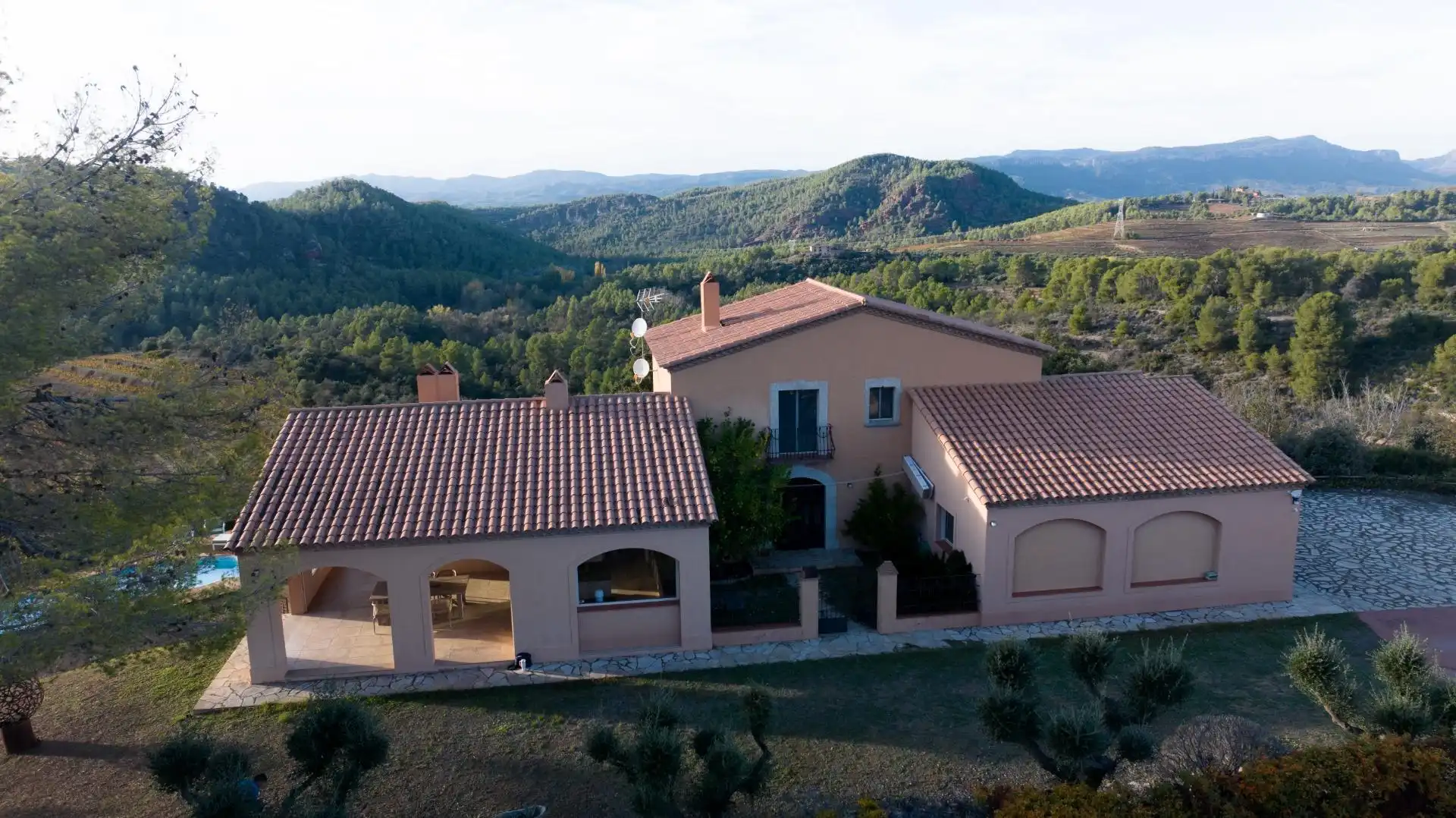 Vista exterior de Finca rústica en venda en Falset amb Calefacció, Jardí privat i Terrassa