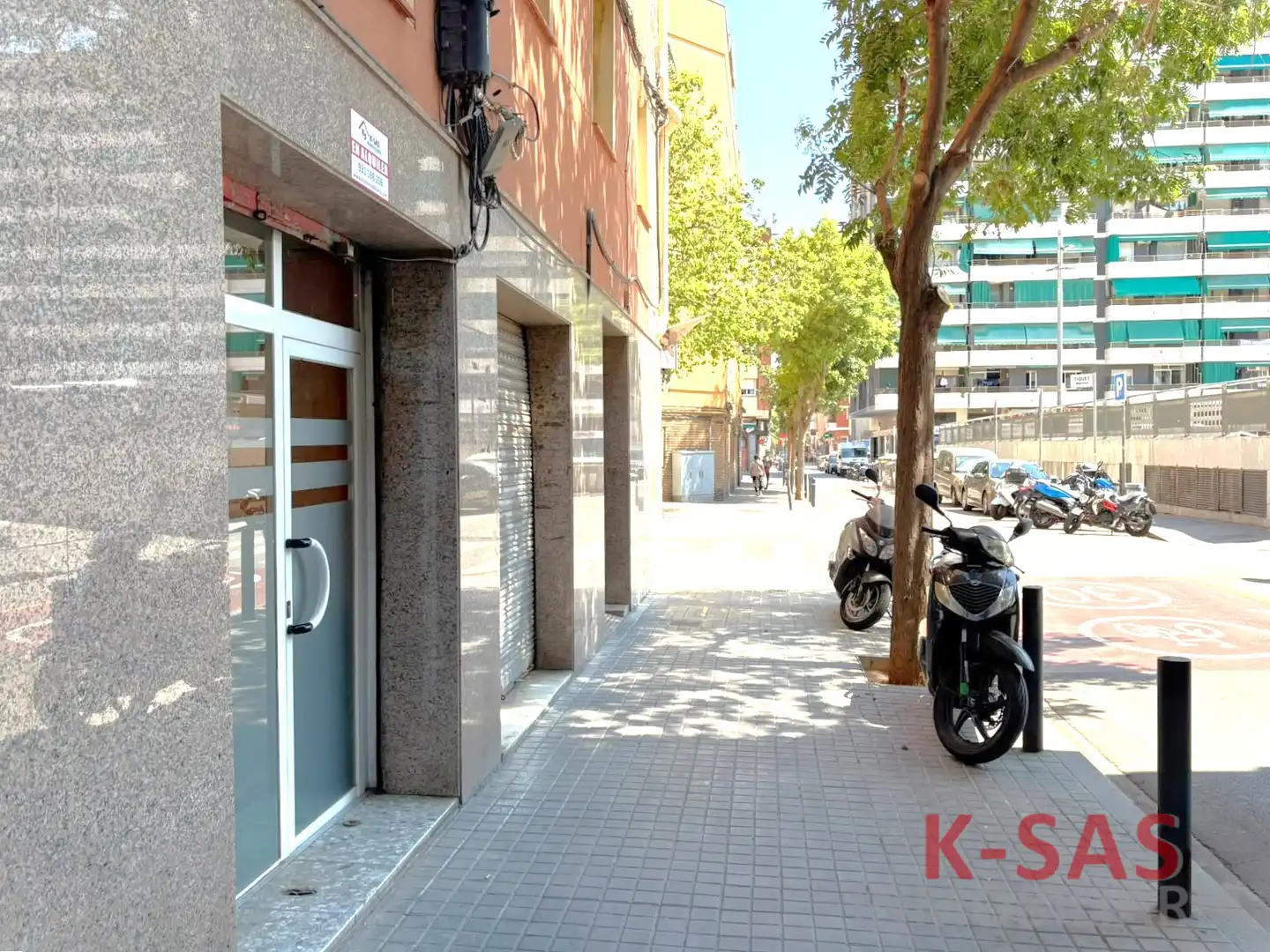 Außenansicht von Geschaftsraum zur Miete in L'Hospitalet de Llobregat mit Klimaanlage