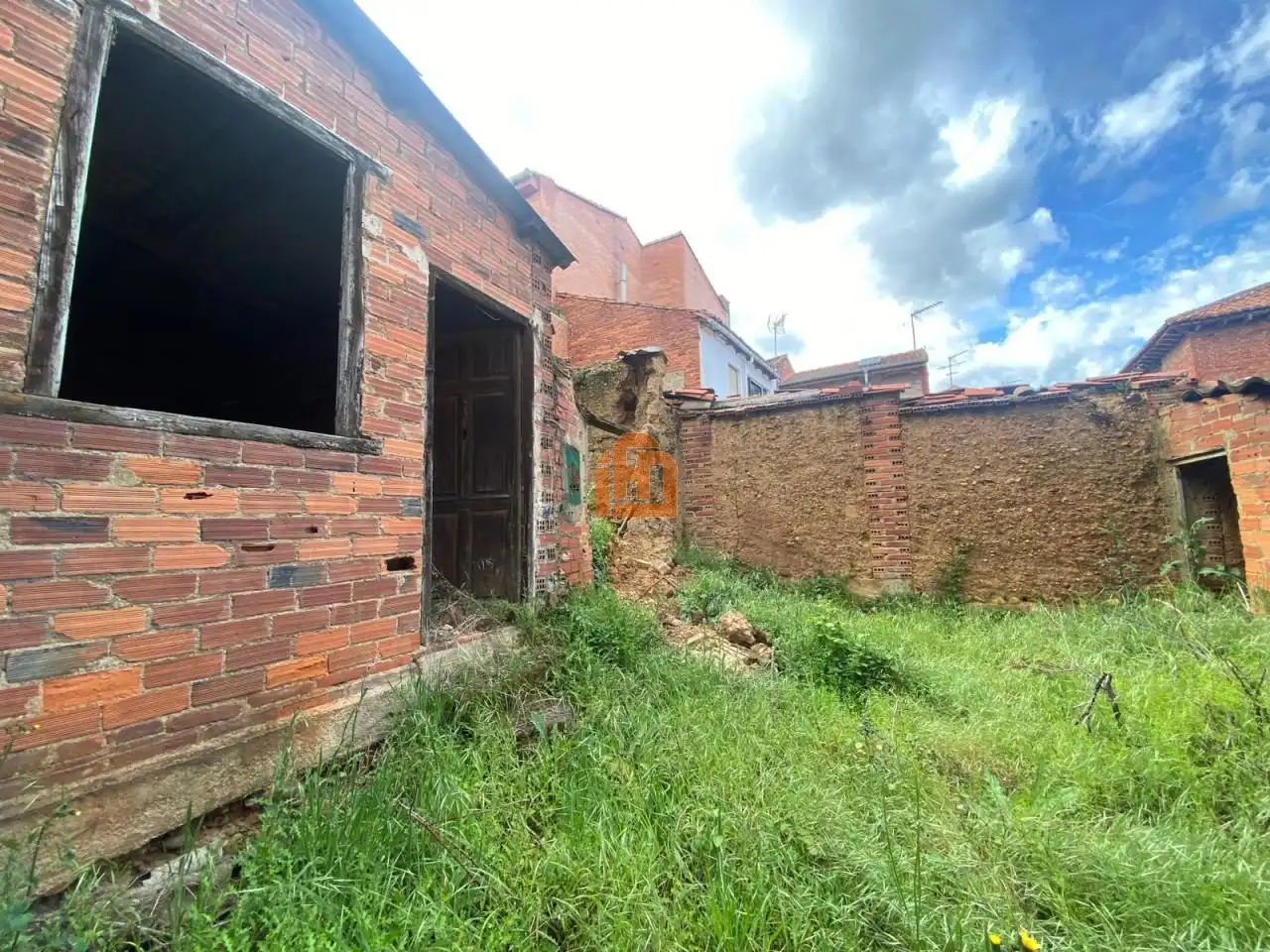 Vista exterior de Casa o chalet en venta en San Andrés del Rabanedo