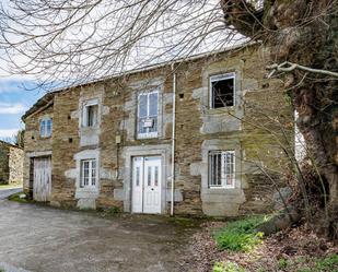 Außenansicht von Country house zum verkauf in Castroverde mit Möbliert