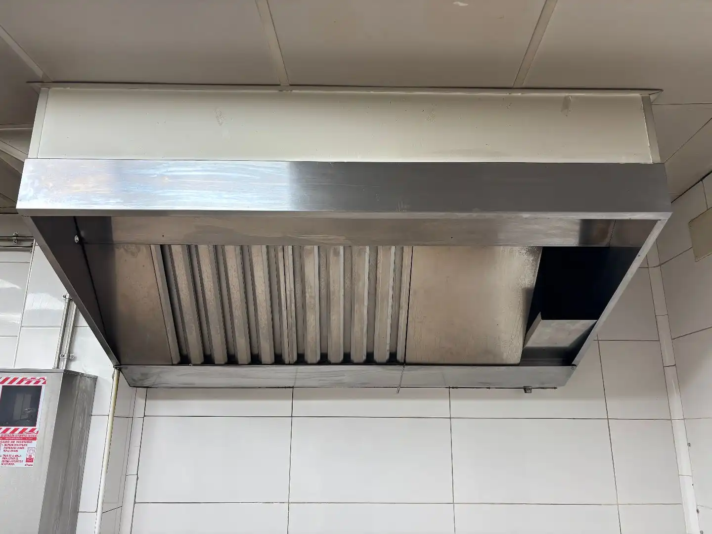 Cuina de Local en venda en El Puerto de Santa María amb Aire condicionat i Terrassa