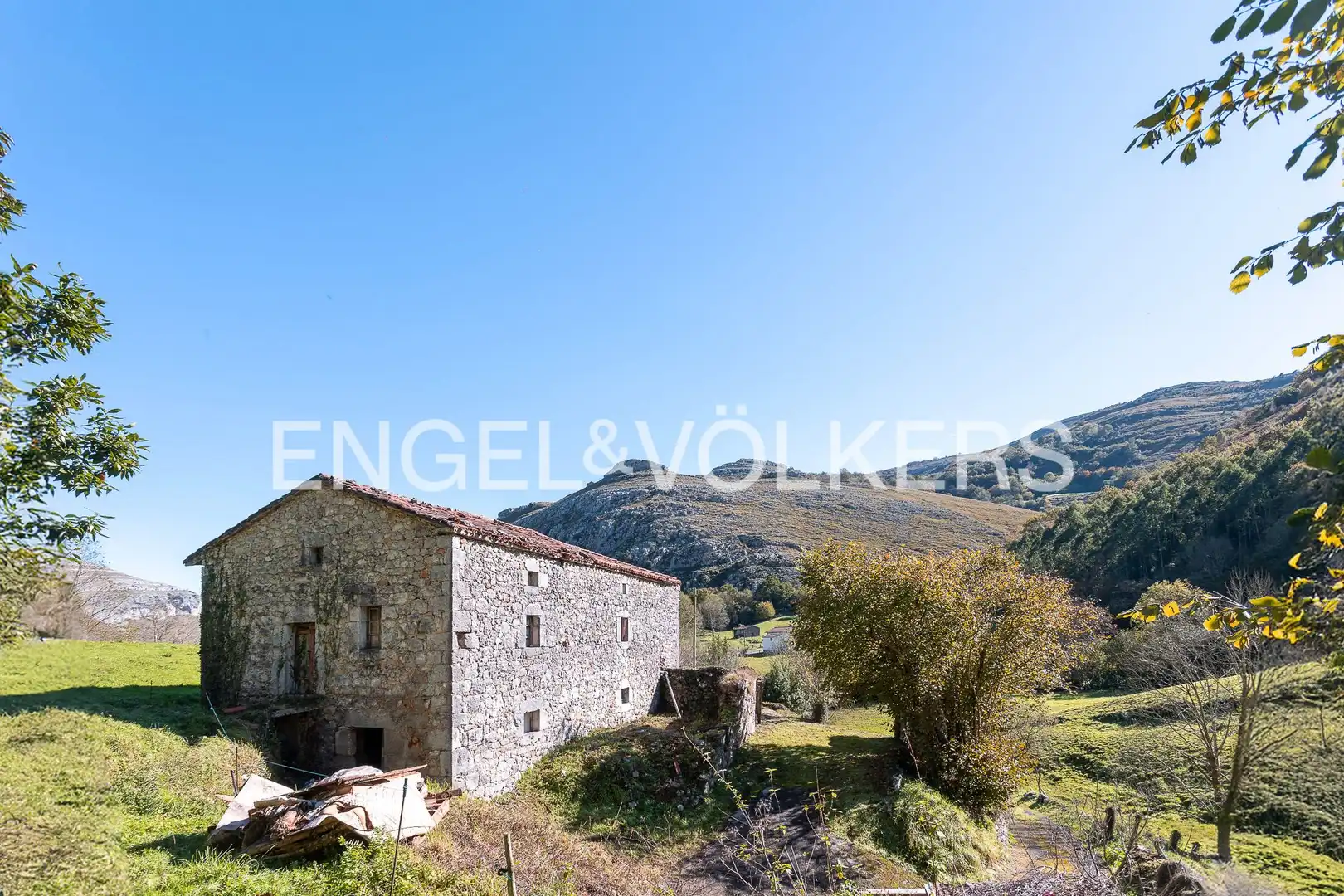 Vista exterior de Finca rústica en venta en Ruesga con Calefacción, Jardín privado y Trastero