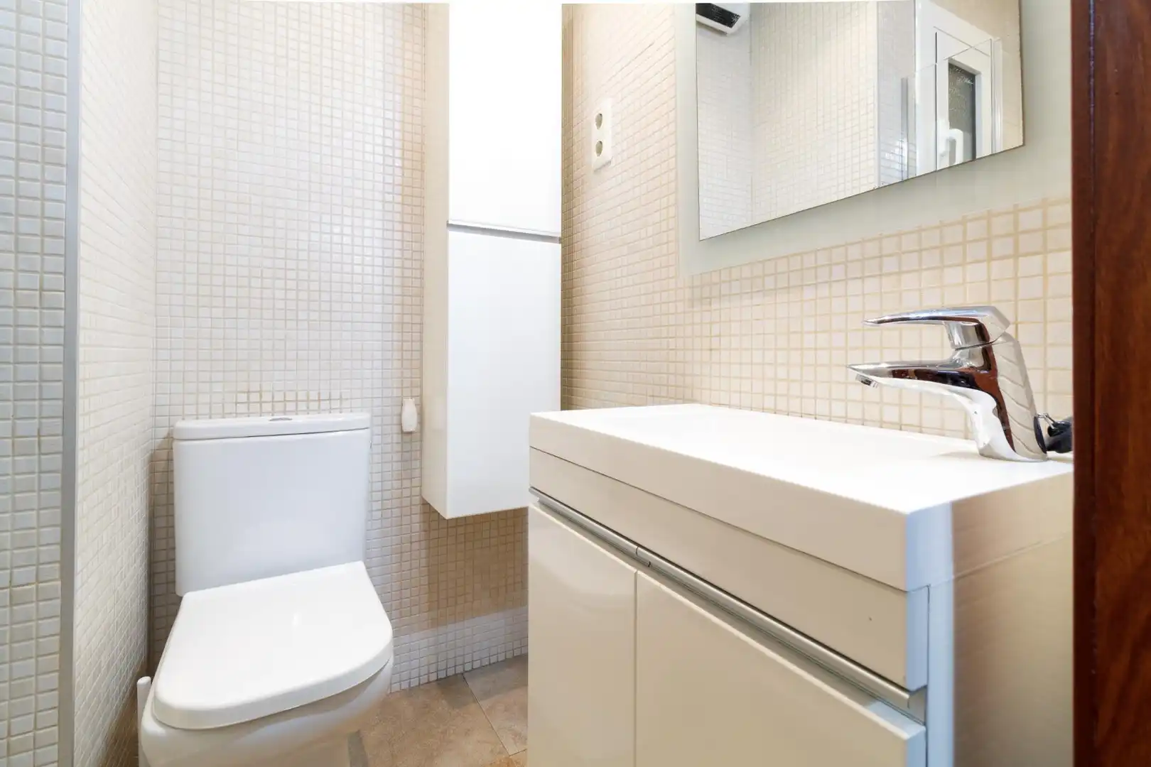 Badezimmer von Wohnung zum Verkauf in Viladecans mit Klimaanlage, Parkett und Balkon