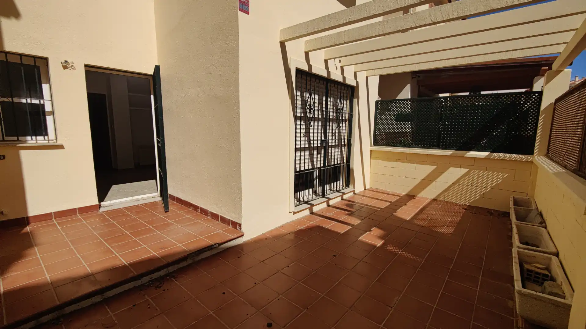 Terraza de Casa adosada en venta en Huétor Vega con Calefacción, Jardín privado y Piscina