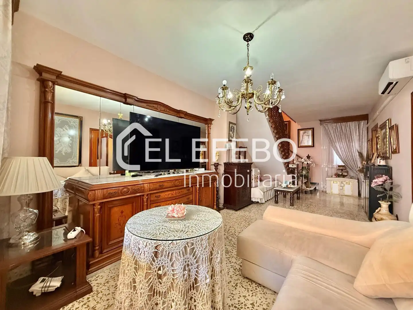 Sala d'estar de Casa o xalet en venda en Villanueva del Rosario amb Terrassa, Traster i Balcó