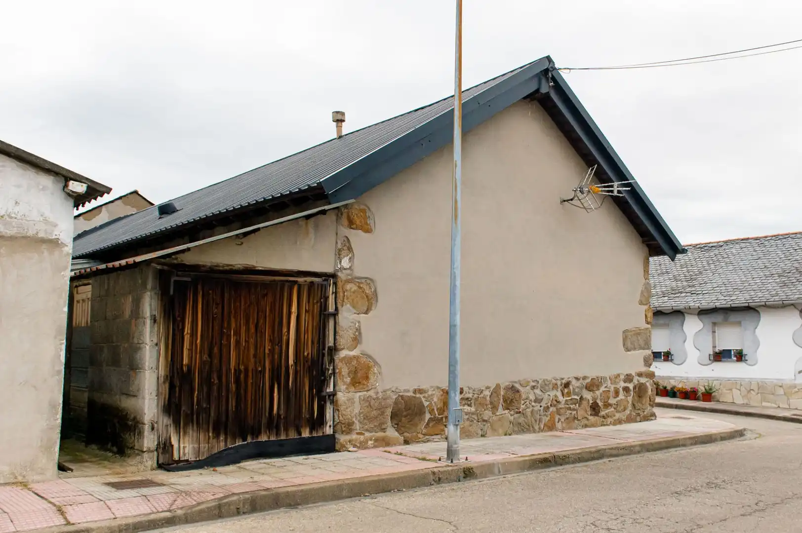 Vista exterior de Casa o chalet en venta en Fabero con Calefacción, Trastero y Amueblado