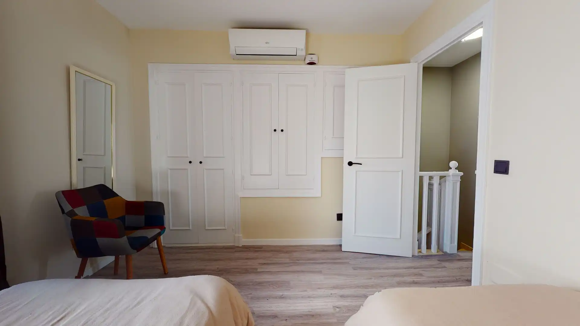 Habitación de Casa adosada de alquiler en Estepona con Aire acondicionado, Calefacción y Terraza