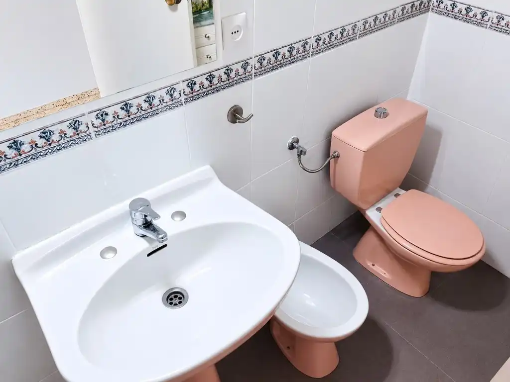 Bathroom of Flat for share in Córdoba