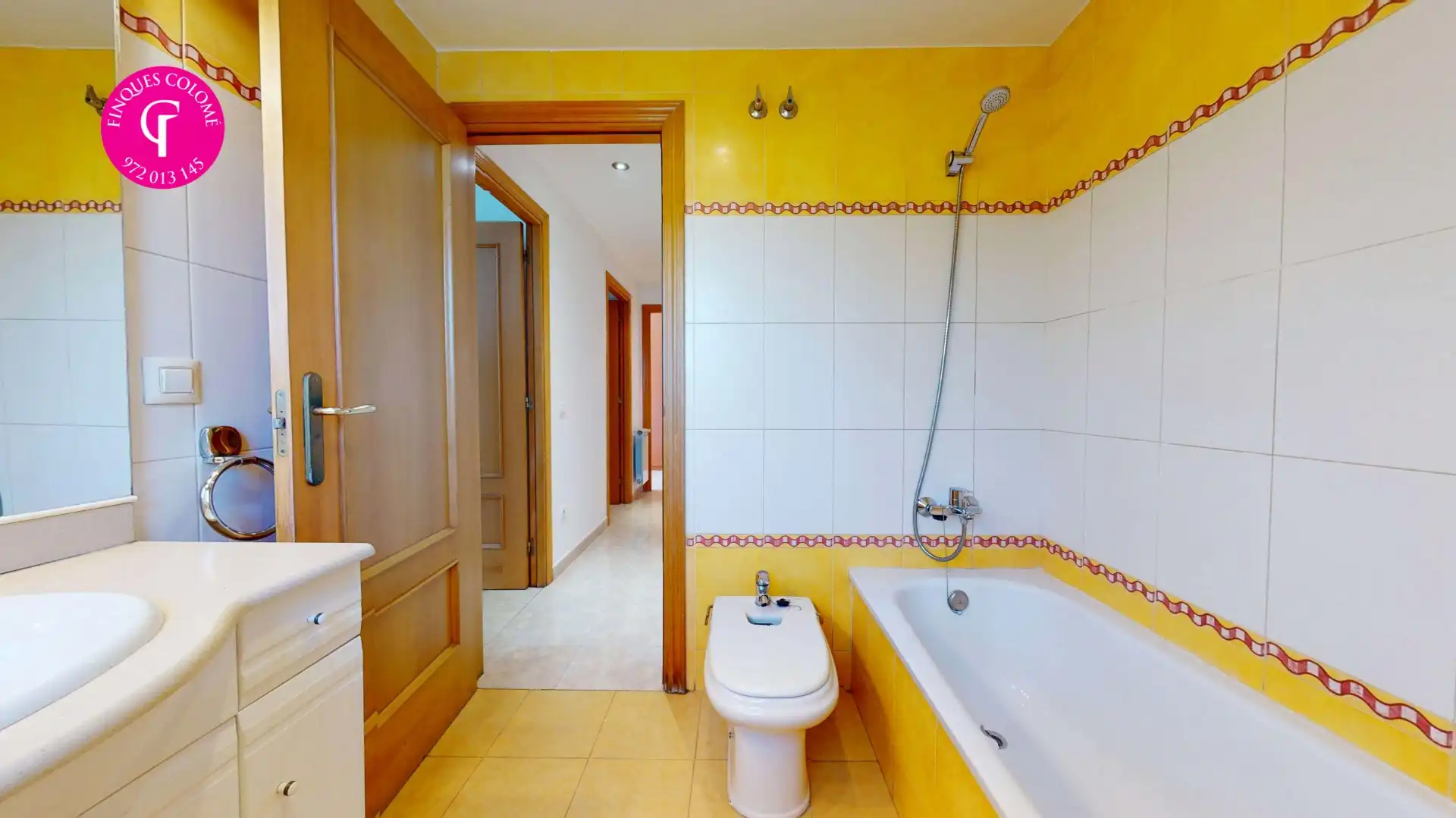 Bathroom of Flat for sale in Sarrià de Ter  with Air Conditioner, Heating and Balcony