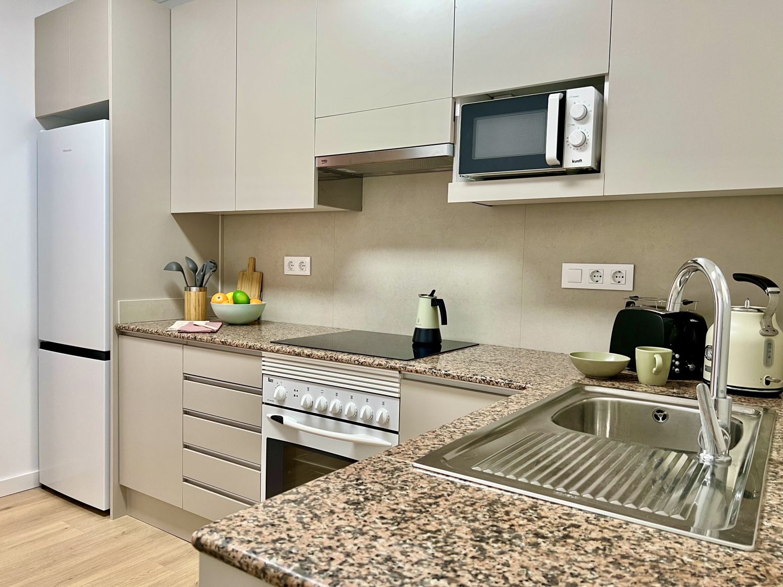 Kitchen of Flat to rent in  Barcelona Capital  with Heating, Parquet flooring and Furnished