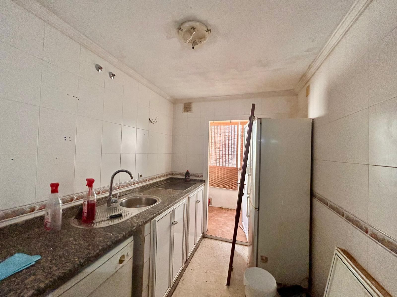 Küche von Wohnung zum verkauf in Villamartín mit Klimaanlage