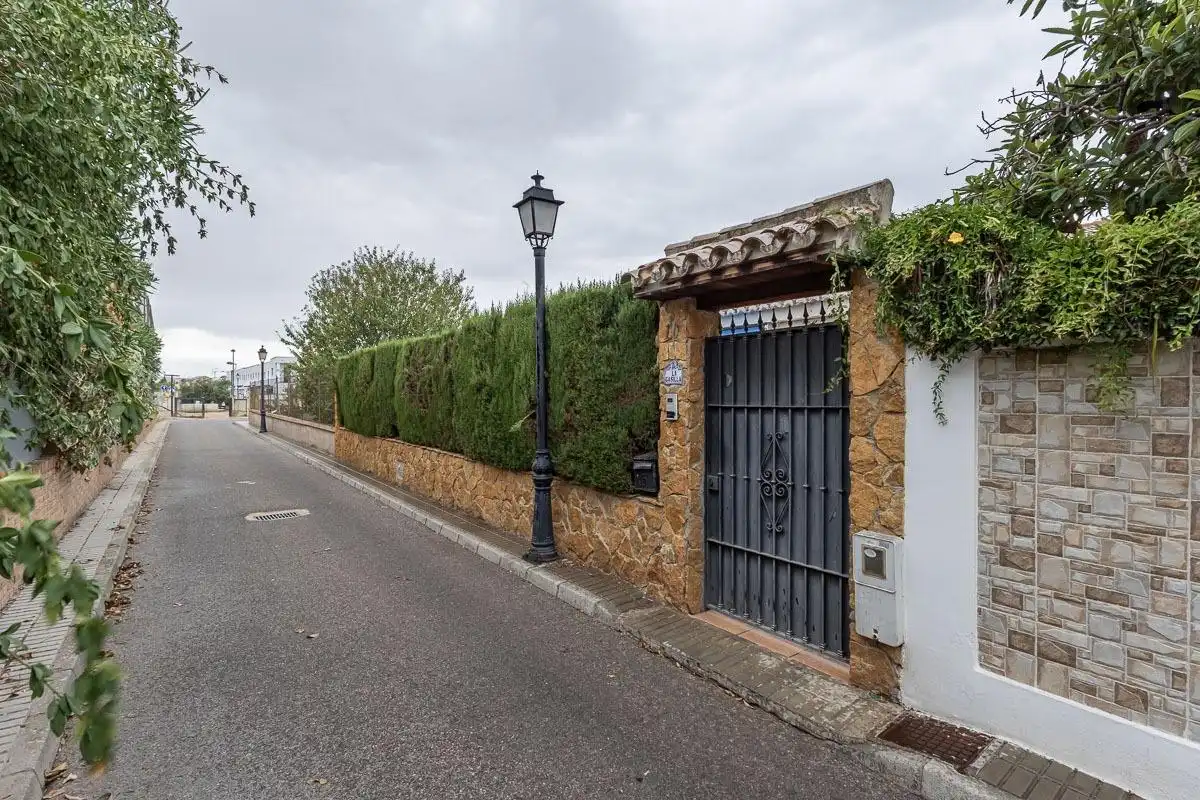 Vista exterior de Casa o xalet en venda en Residencial Triana - Barrio Alto