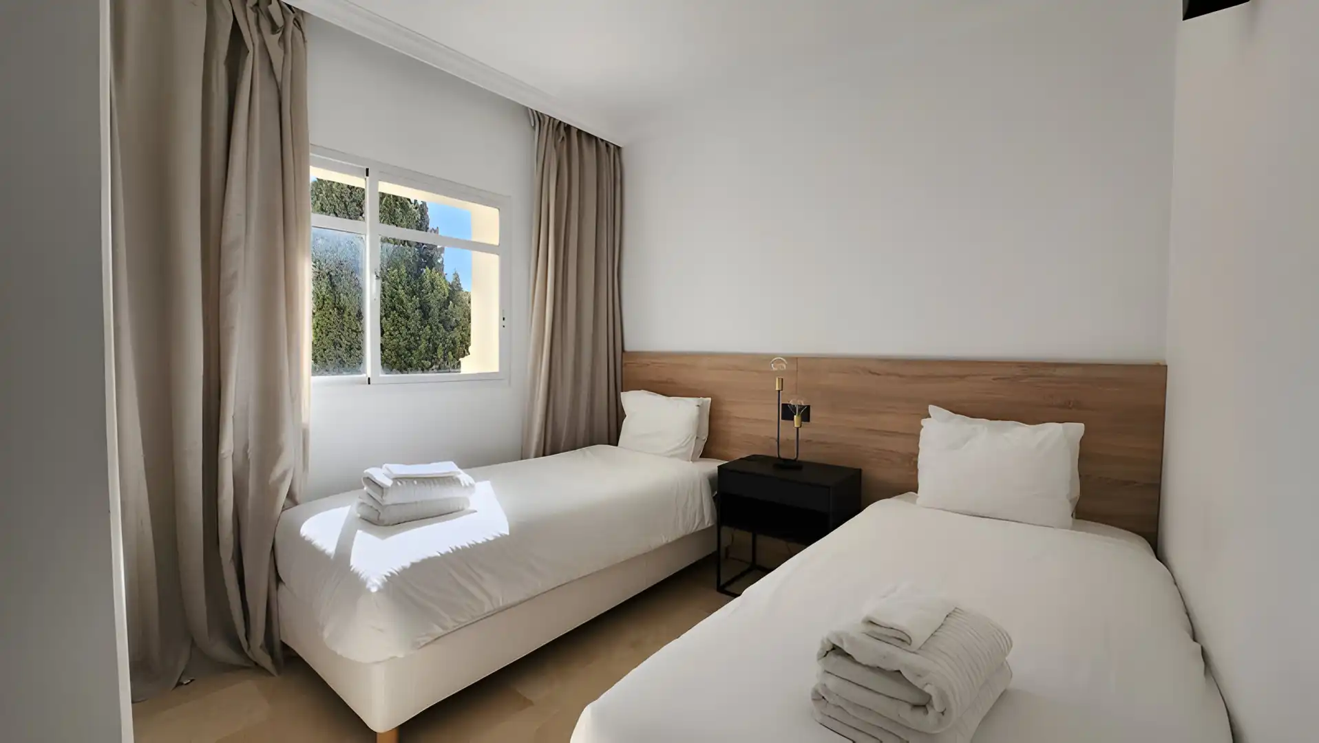 Schlafzimmer von Wohnungen zum Verkauf in Almería mit Klimaanlage, Terrasse und Schwimmbad