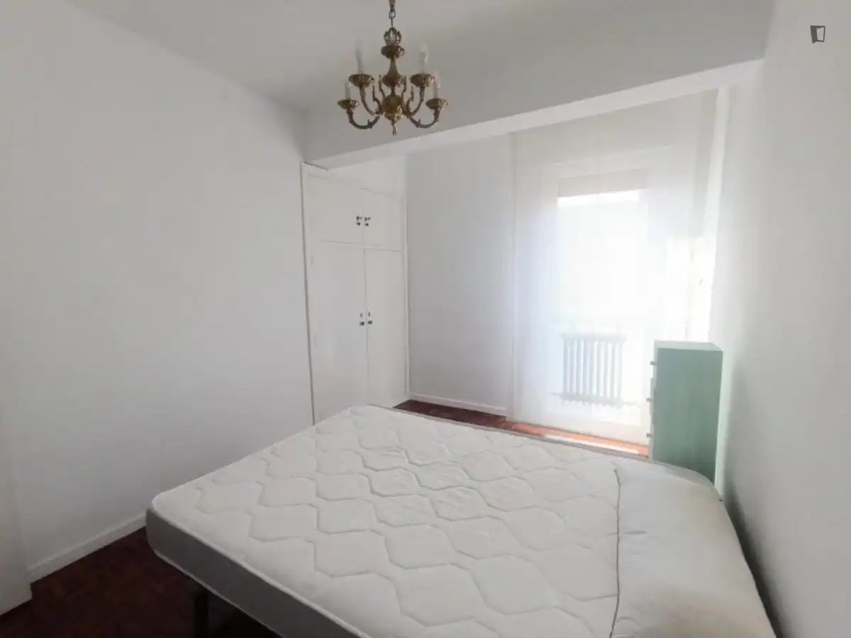 Habitació a Mendebaldea - Ermitagaña