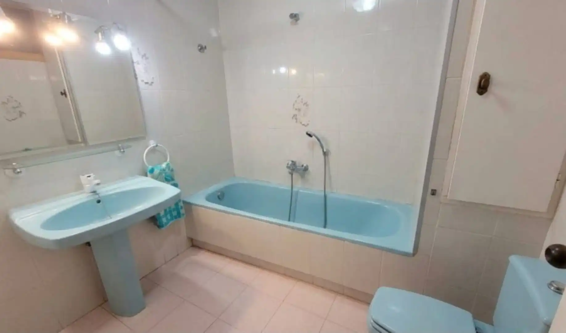 Bathroom of Flat for sale in Motilla del Palancar, Cuenca