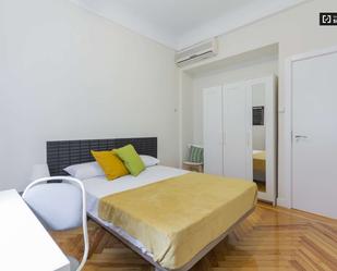 Bedroom of Flat to share in  Madrid Capital  with Air Conditioner and Terrace