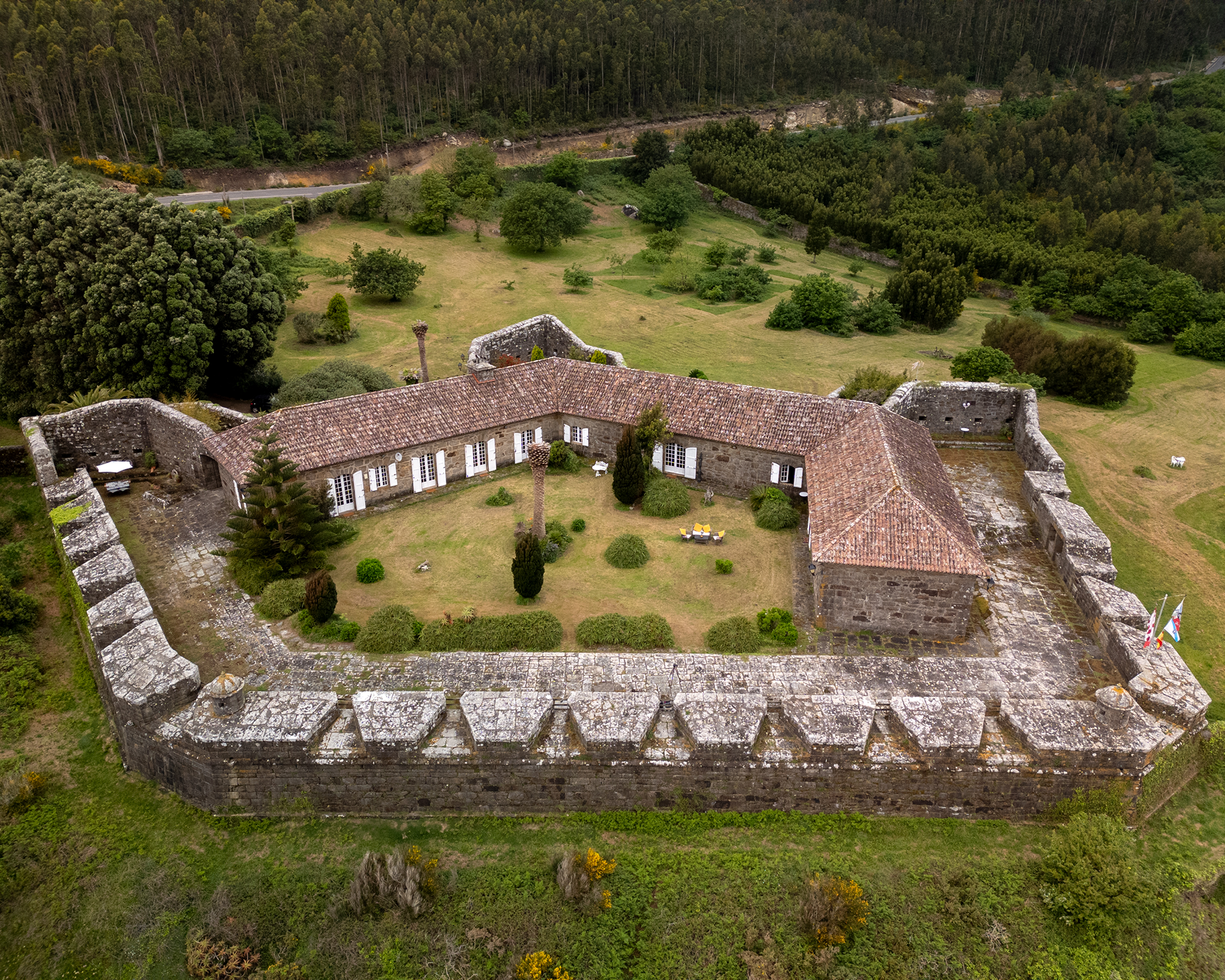 Vista exterior de Finca rústica en venda en Corcubión amb Jardí privat i Piscina