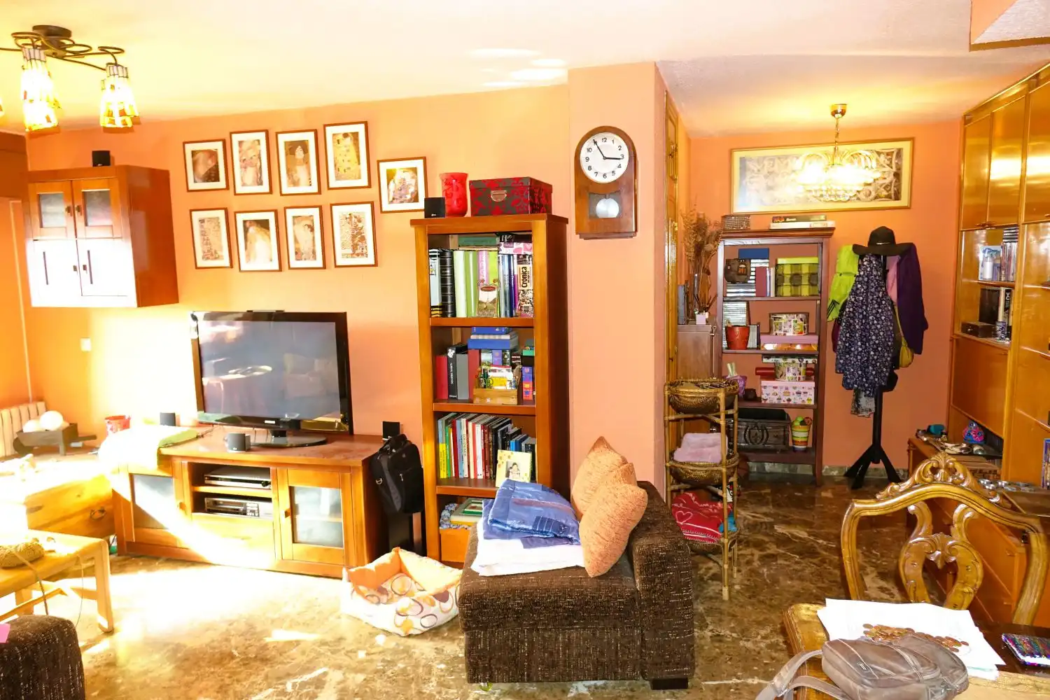 Sala de estar de Piso en venta en Granada con Terraza, Balcón y Piscina comunitaria