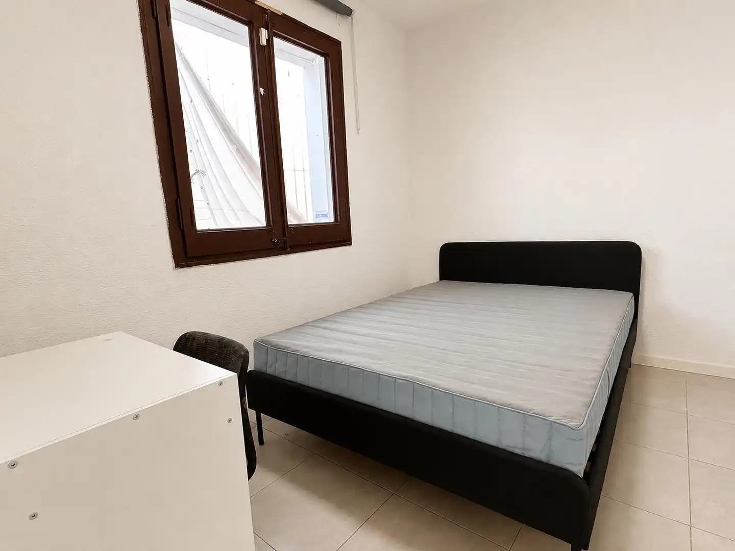 Habitación de Piso de alquiler en L'Hospitalet de Llobregat con Amueblado
