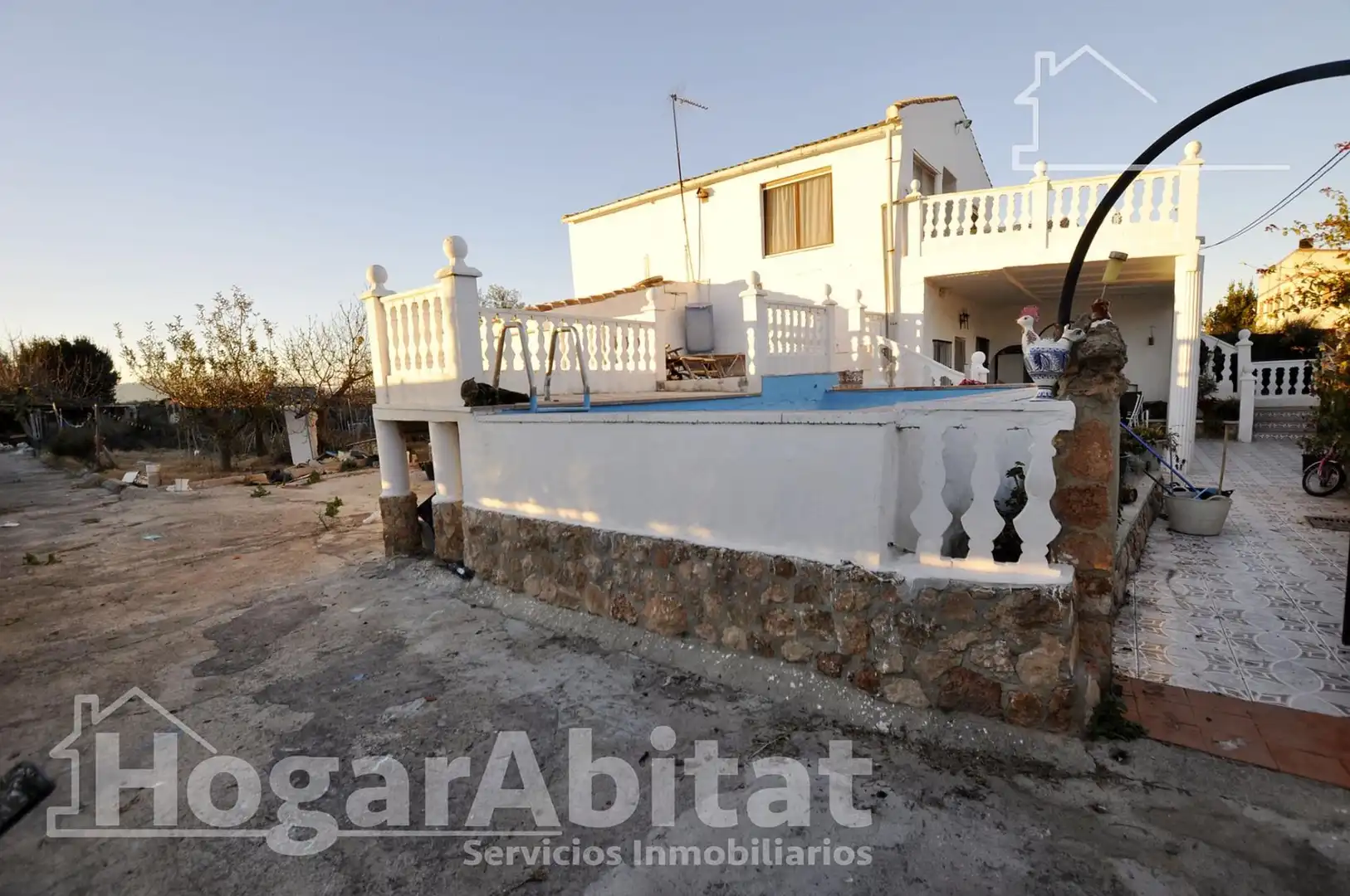 Vista exterior de Casa o xalet en venda en Sagunto / Sagunt amb Calefacció, Jardí privat i Terrassa