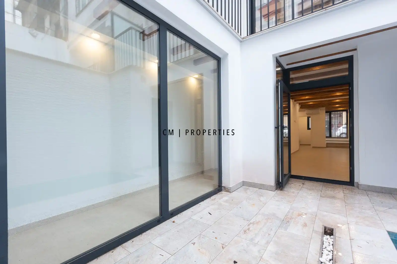Flat for sale in Valencia  with Air Conditioner, Heating and Swimming Pool
