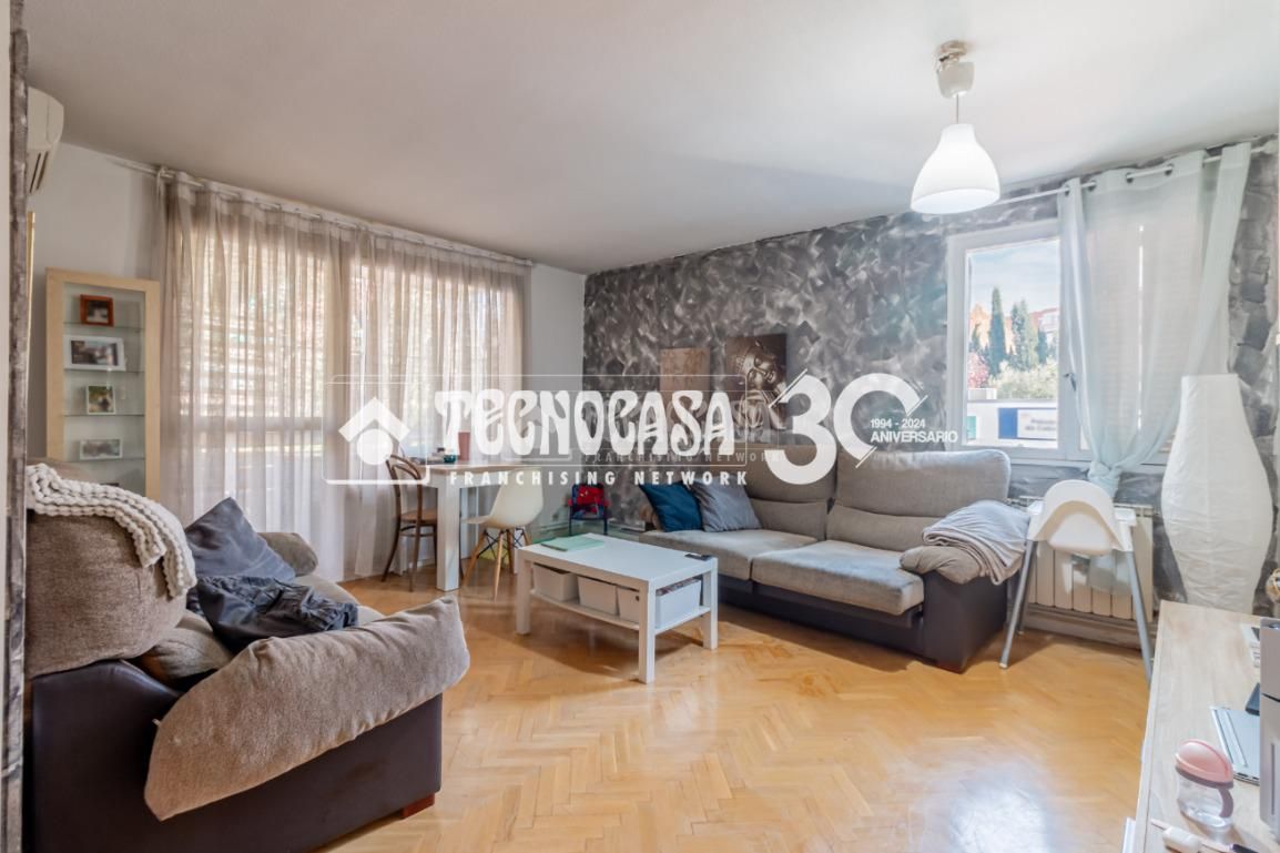 Sala d'estar de Pis en venda en  Madrid Capital amb Aire condicionat i Calefacció