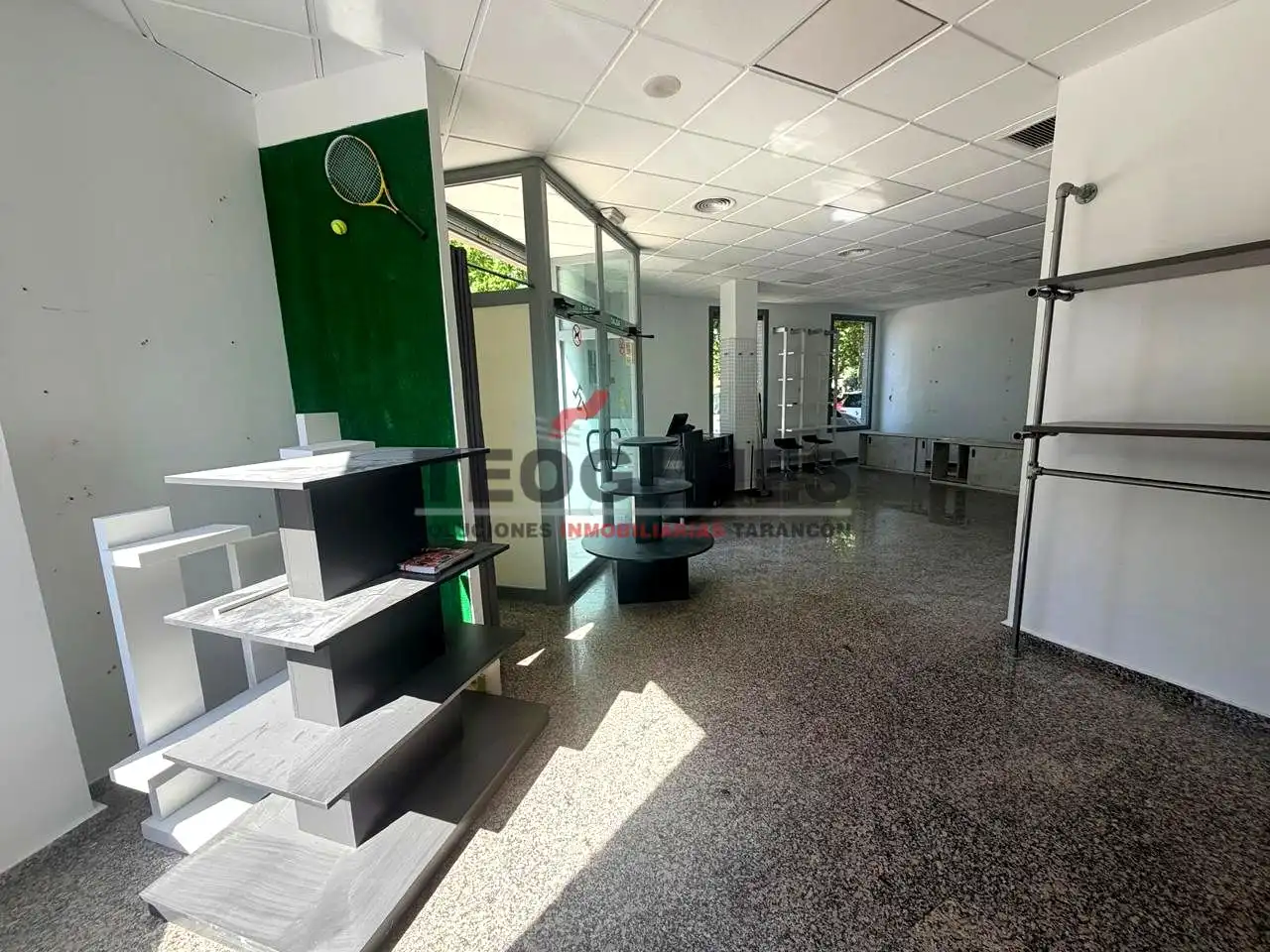 Local comercial de lloguer a Reina Sofía