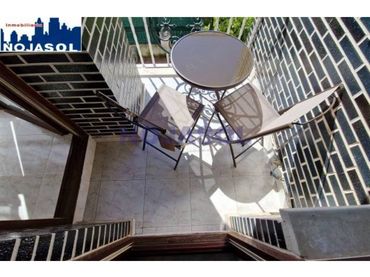 Flat with balcony to rent in Avenida Santos Mártires 6