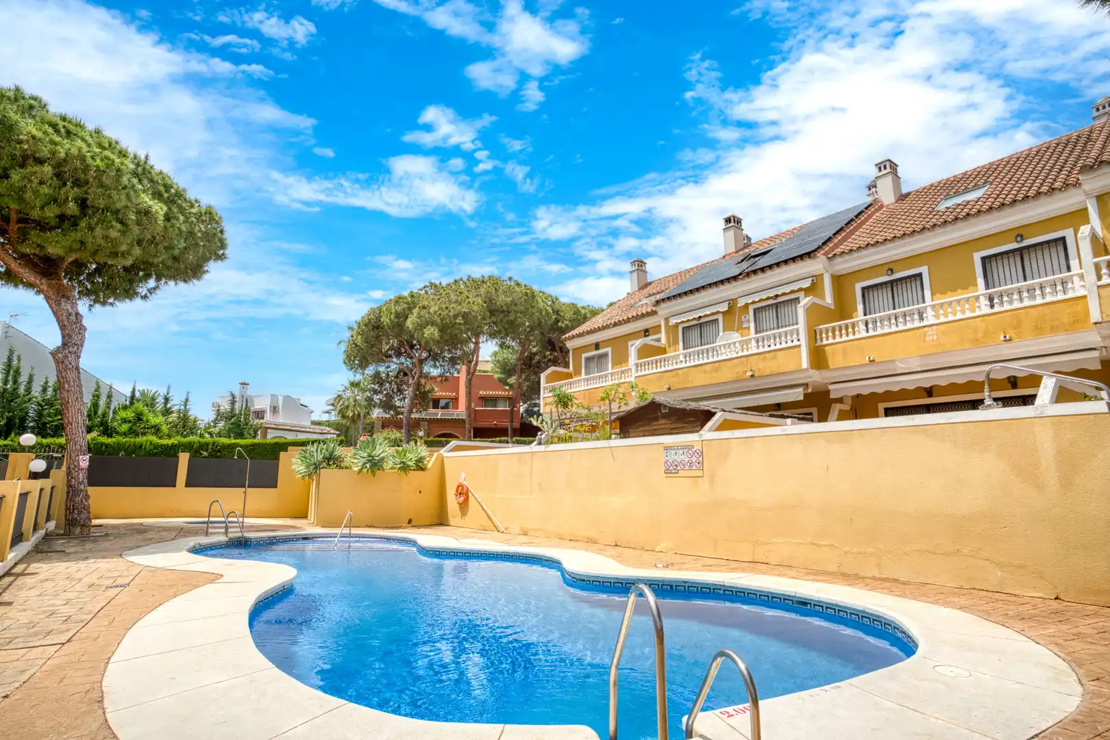 Detached homes for sale in Calahonda