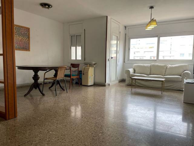 Piso en Venta en Calle Marinel.lo Bosh en Cementiri Vell
