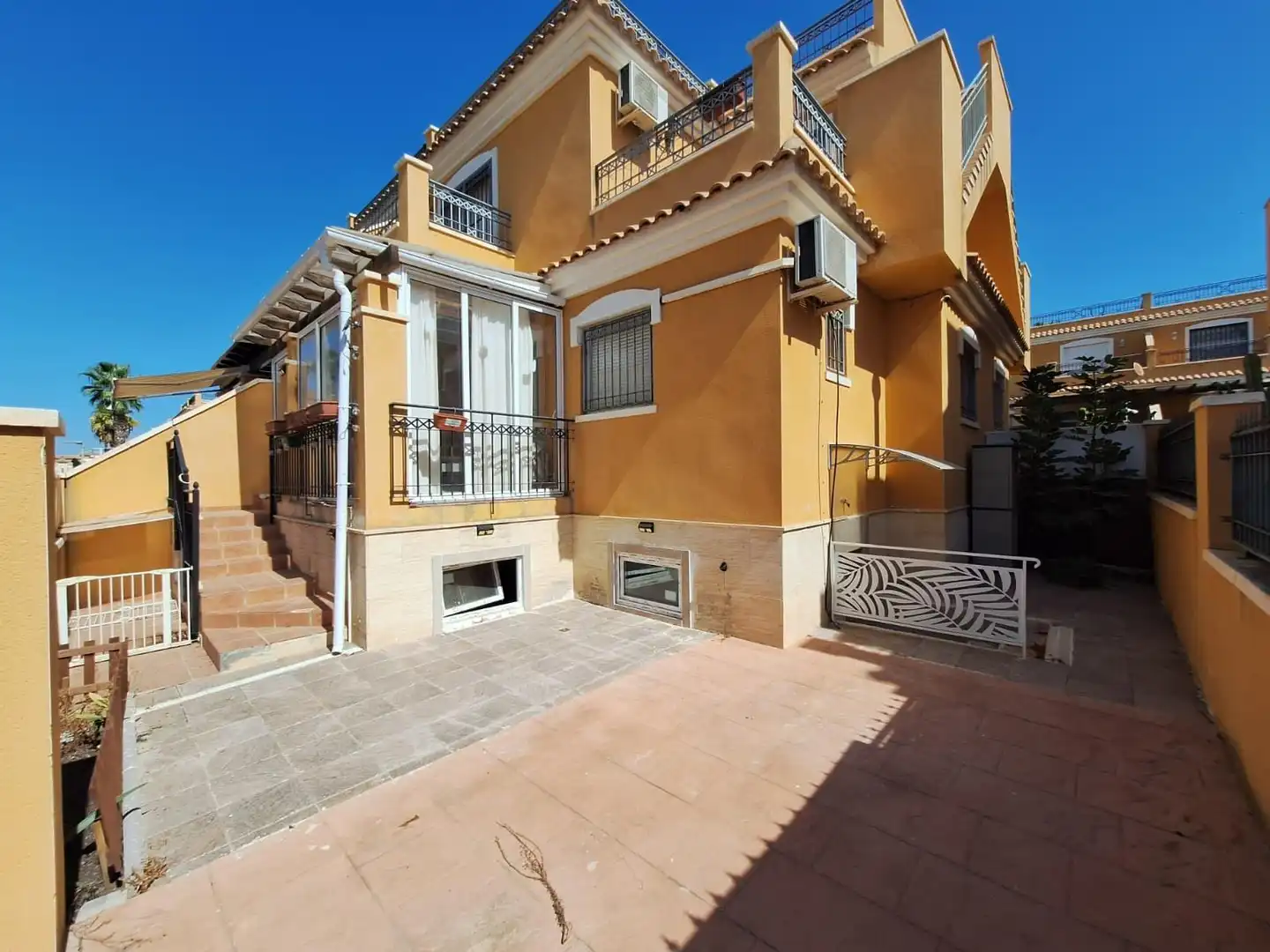 Casa amb piscina en venda a MIGUEL ANGEL BLANCO GARRI, imagen 2