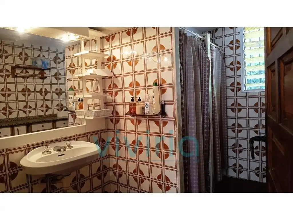Bathroom of Houses for sale in La Cañada