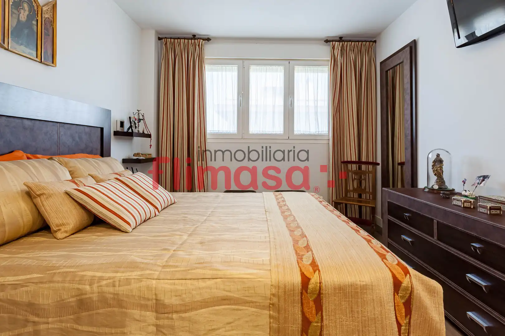 Bedroom of Detached homes for sale in Villaviciosa de Odón  with Air Conditioner, Heating and Private garden