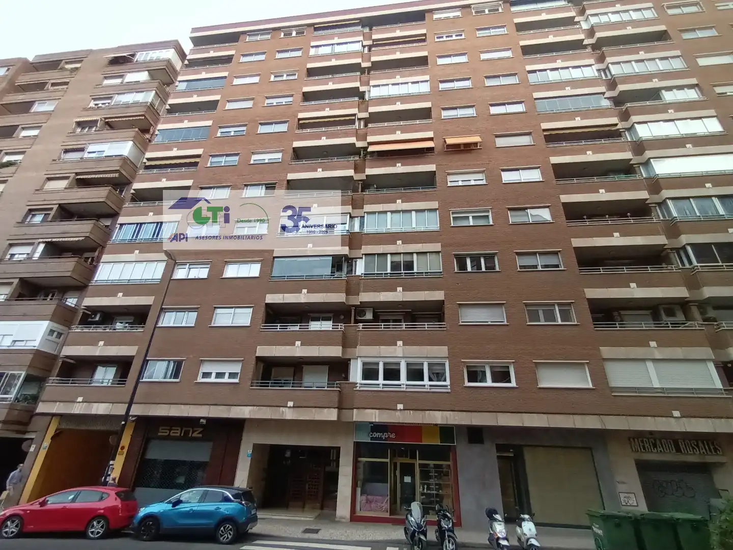 Vista exterior de Piso en venta en  Zaragoza Capital